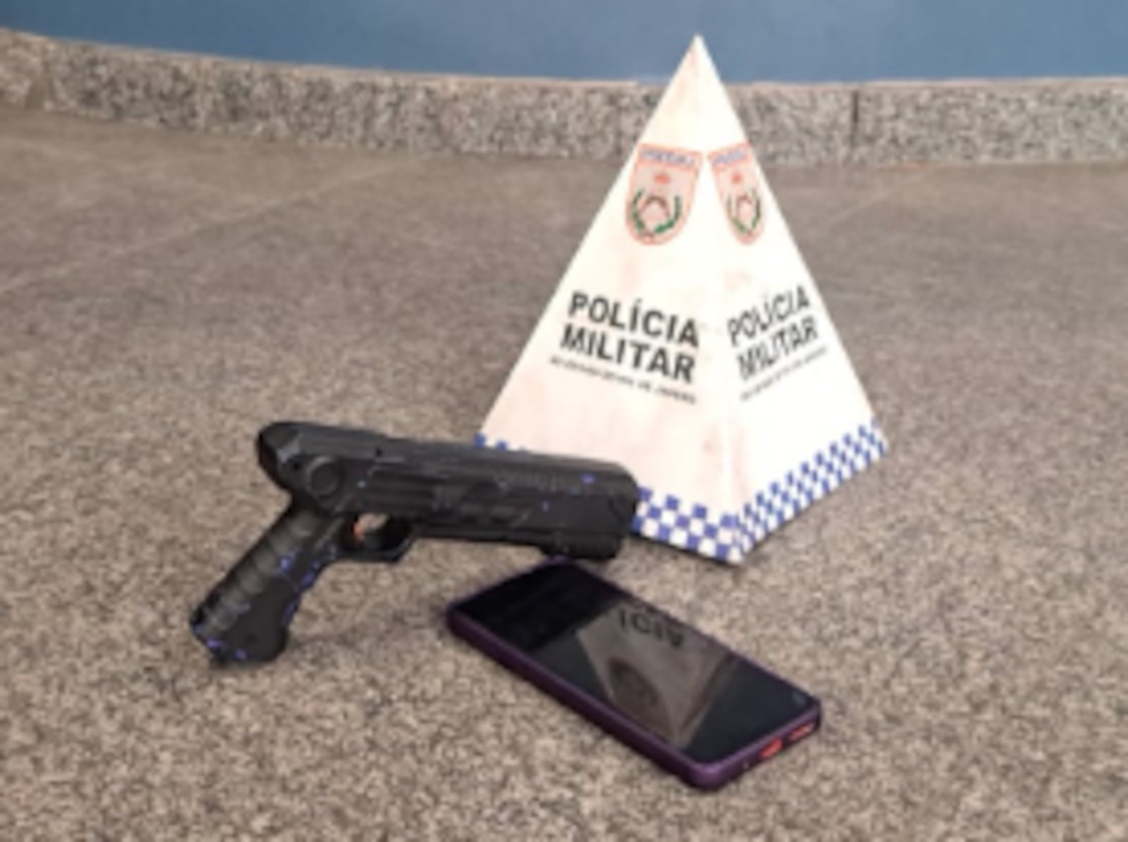 Suspeito é preso após roubo de celular em Nova Iguaçu