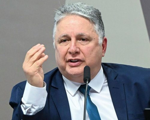 Garotinho publica postagem com informação falsa sobre suposta sobrinha de Eduardo Paes e apaga conteúdo após repercussão