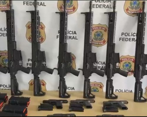 PF apreende quatro fuzis em transportadora durante Operação Polaridade