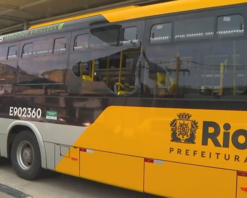 Passageiro morre após ser baleado dentro de ônibus do BRT em Jacarepaguá