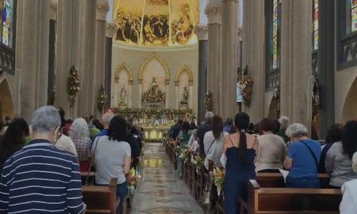 Festa de Santa Teresa reúne fiéis e celebra tradição religiosa em Teresópolis