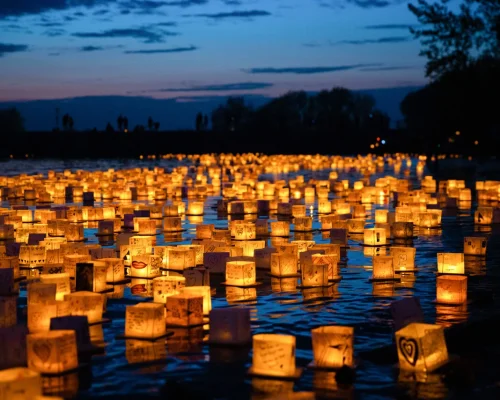 Rio recebe pela primeira vez o Water Lantern Festival, tradicional festival de lanternas flutuantes da Tailândia